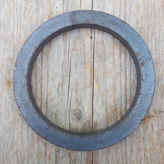 Vierkante-smeedijzeren-ring-11-cm
