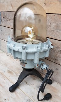 Industri&euml;le-vloerlamp-tafellamp-verlichting-lamp-industrieel-robuust-1