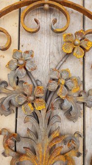 Klassiek-ovaal-smeedijzer-element-decoratie-oranment-met-bloemen-poort-hekwerk-deur-balkon-3