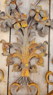 Klassiek-ovaal-smeedijzer-element-decoratie-oranment-met-bloemen-poort-hekwerk-deur-balkon-4