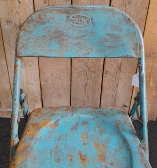 Industriele-metalen-klapstoel-stoel-tuinstoel-met-patina-stoer-vintage-retro-3