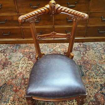 Klassieke-antieke-bureaustoel-stoel-van-hout-en-leder-6