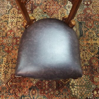 Klassieke-antieke-bureaustoel-stoel-van-hout-en-leder-8