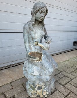 Antiek-brons-beeld-Vrouw-met-waterkruik-waterspuwer-fontein-1