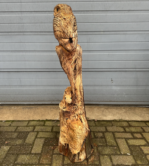 Houtsnijwerk-houtsculptuur-een-uil-vos-en-eekhoorn-1