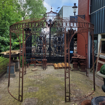 Groot-klassiek-rond-smeedijzeren-prieel-tuin-paviljoen-roest-smeedijzer-gazebo-4