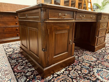 Klassiek-Antiek-Engels-Engelse-Chesterfield-Bureau-Desk-Partnerdesk-5