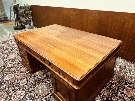 Klassiek-Engels-Antiek-Chesterfield-Jan-Frantzen-Bureau-Desk-Partnerdesk