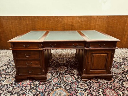 Klassiek-Antiek-Engels-Chesterfield-Desk-Bureau-Partnerdesk