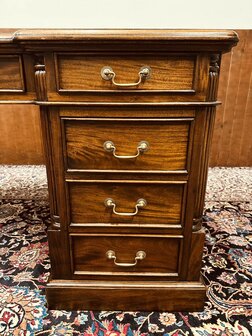 Engels-Klassiek-Antiek-Chesterfield-Bureau-Desk