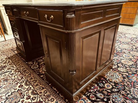 Klassiek-Engels-Antiek-Chesterfield-Oud-Bureau-Partnerdesk