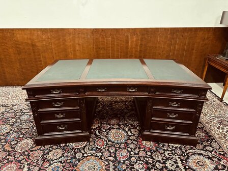 Klassiek-Engels-Chesterfield-Antiek-Bureau-Desk