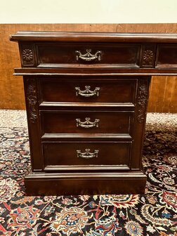 Klassiek-Engels-Chesterfield-Antiek-Bureau-Desk