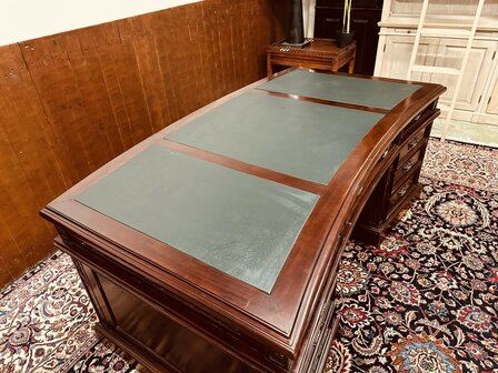 Klassiek-Engels-Chesterfield-Antiek-Bureau-Desk