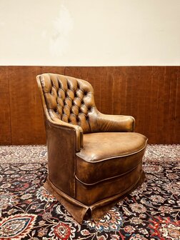 Klassiek-Engels-Antiek-Chesterfield-Fauteuil