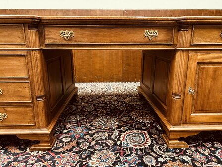 Klassiek-Engels-Antiek-Chesterfield-Bureau-Desk-Partnerdesk