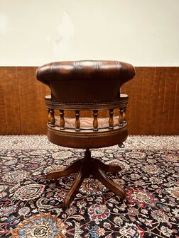 Klassiek-Engels-Antiek-Chesterfield-Bureaustoel-Captain-Chair