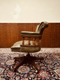 Klassiek-Engels-Antiek-Chesterfield-Bureaustoel-Captain-Chair