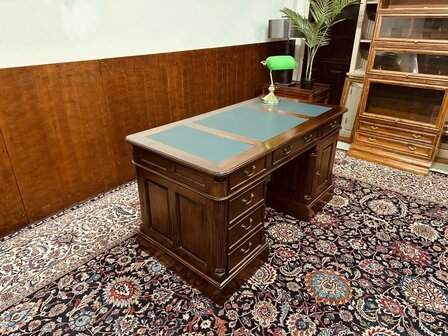 Klassiek-Engels-Chesterfield-Antiek-Bureau-Desk