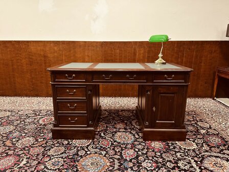 Klassiek-Engels-Chesterfield-Antiek-Bureau-Desk