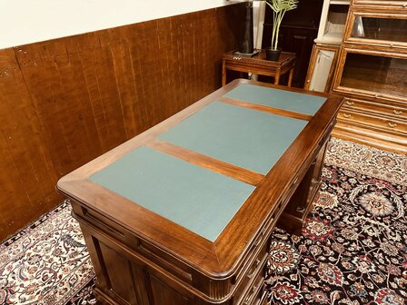 Klassiek-Engels-Chesterfield-Antiek-Bureau-Desk