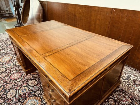 Klassiek-Engels-Antiek-Chesterfield-Eichholtz-Bureau-Partnerdesk