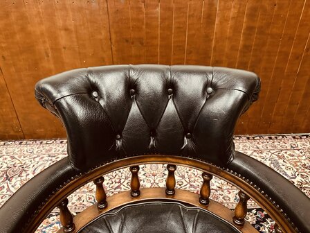 Klassiek-Engels-Antiek-Chesterfield-Bureaustoel-Captain-Chair