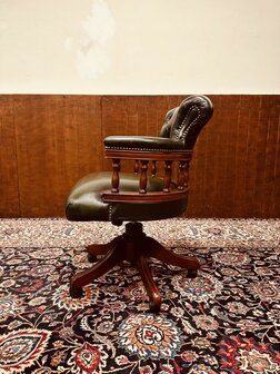 Klassiek-Engels-Antiek-Chesterfield-Bureaustoel-Captain-Chair