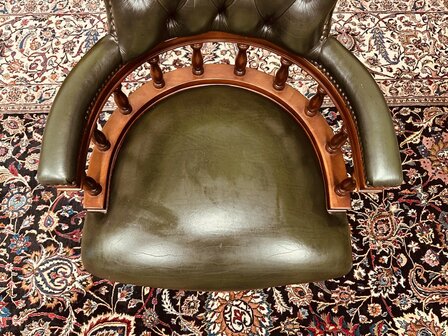 Klassiek-Engels-Antiek-Chesterfield-Bureaustoel-Captain-Chair