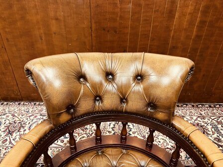 Klassiek-Engels-Antiek-Chesterfield-Bureaustoel-Captain-Chair