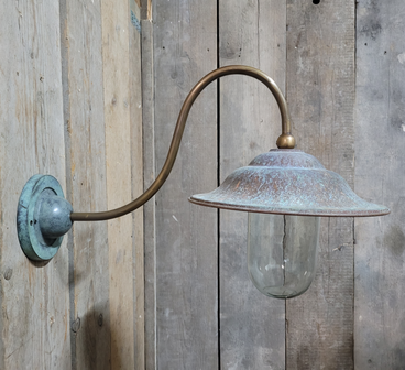 Landelijke-klassieke-koperen-stallamp-buitenlamp-met-patina-wandlamp-1