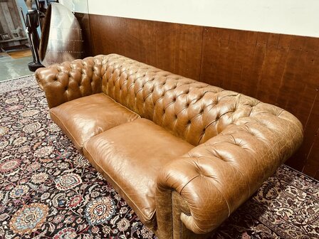 Klassiek-Engels-Chesterfield-Westminster-Bank-Bankstel-Sofa