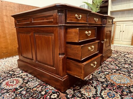 Klassiek-Antiek-Engels-Chesterfield-Bureau-Partnerdesk