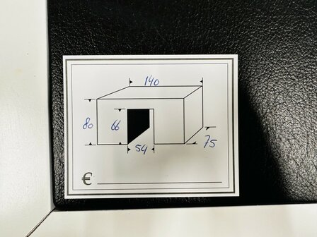 Klassiek-Engels-Wit-Bureau-Partnerdesk
