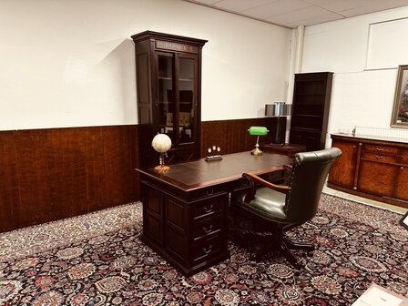 Engels-Klassiek-Bureau-