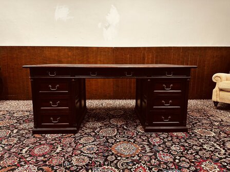 Engels-Klassiek-Bureau-