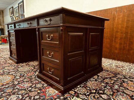 Engels-Klassiek-Bureau-