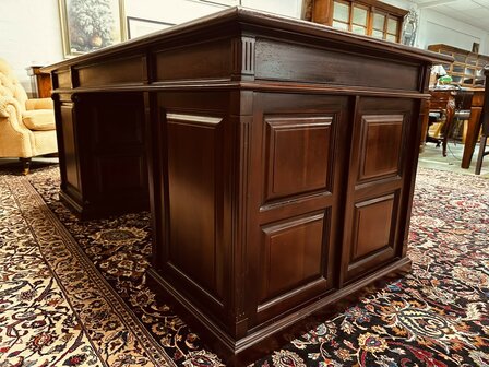 Engels-Klassiek-Bureau-