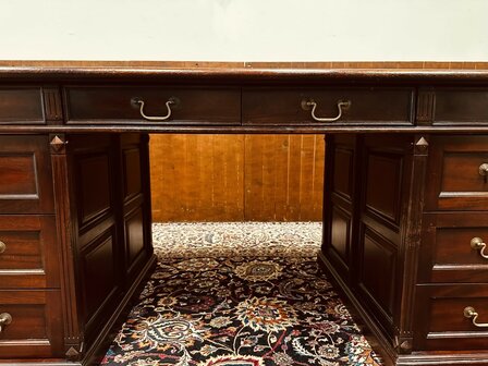 Engels-Klassiek-Bureau-