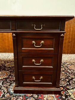 Engels-Klassiek-Bureau-