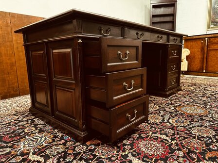 Engels-Klassiek-Bureau-