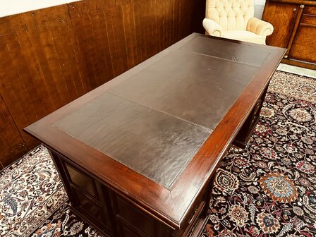 Engels-Klassiek-Bureau-