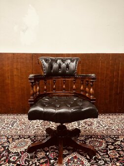 Zwarte-Chesterfield-Bureaustoel