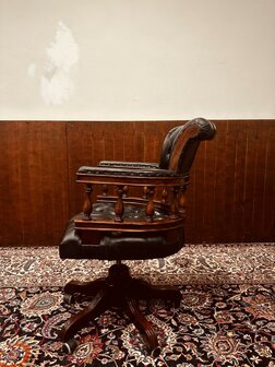 Zwarte-Chesterfield-Bureaustoel