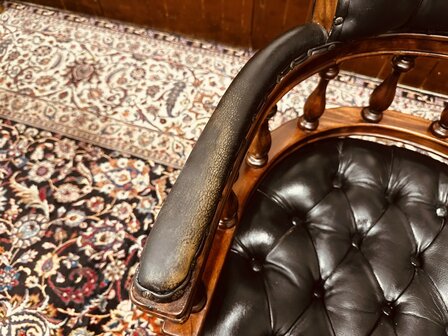 Zwarte-Chesterfield-Bureaustoel