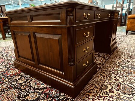 Antiek-Engels-Chesterfield-Bureau-Partnerdesk