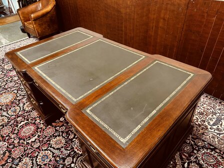 Antiek-Engels-Chesterfield-Bureau-Partnerdesk