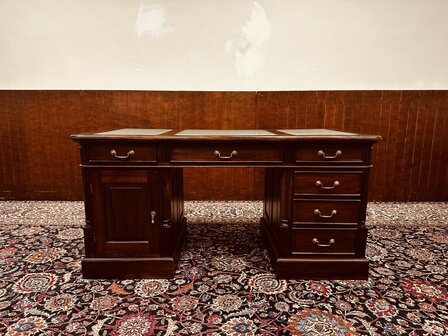 Engels-Klassiek-Bureau