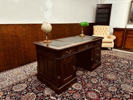Engels-Klassiek-Bureau