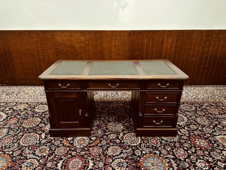 Engels-Klassiek-Bureau
